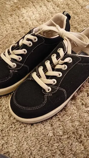 블랙 캔버스 스니커즈