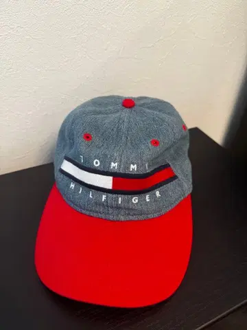 [ 새상품급 ] 해외 구제 의류 타미힐피거 로고 자수 트래커 캡 모자