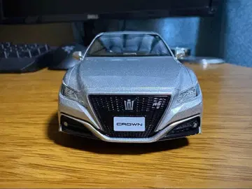 도요타 크라운 RS 어드밴스 1/30 컬러 샘플 실버 메탈릭