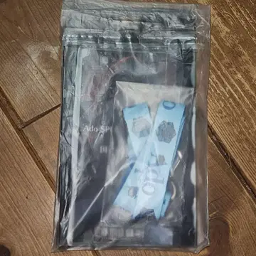 Ado 심장 티켓 홀더 넥스트랩