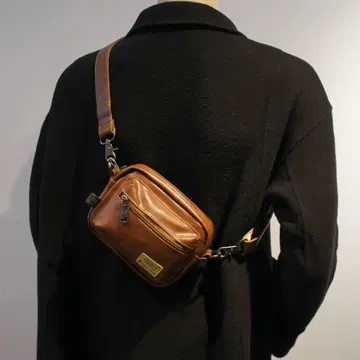 새상품 브라운 가죽 숄더백