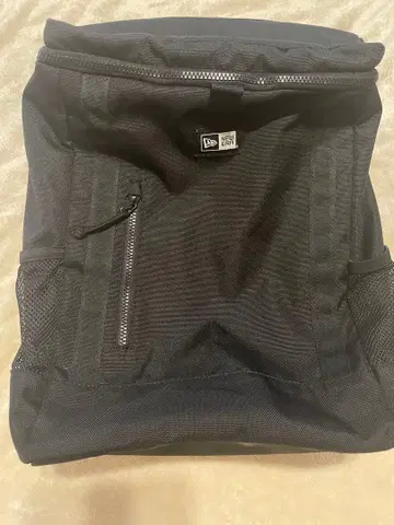 New Era 블랙 백팩