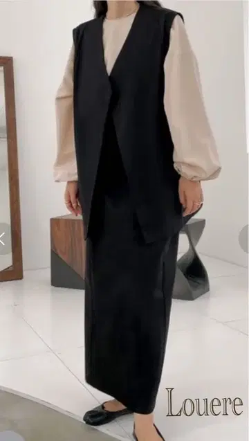 Louere 자켓과 스커트 셋업