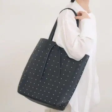 새상품급 MARLON 마를론피렌체 스터드 가죽 토트 토트백