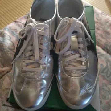 새상품급 MEXICO 66 PURE SILVER/BLACK 28.5cm