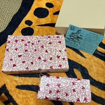 히메지 세공 빨흰 꽃무늬 일본 의류용 백 세트