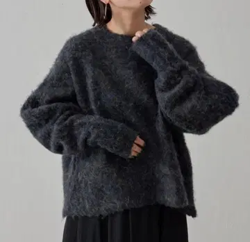 비어즐리 프릴리에 믹스 샤기 니트 탈착식 옷깃 그레이