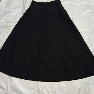 유나이티드 애로우즈 플레어 스커트