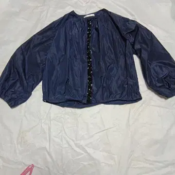 앞단작 비즈 장식 타프타 블루종