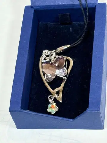 Swarovski 버터플라이 참