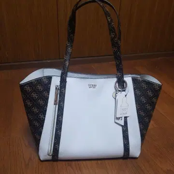 GUESS 토트백 화이트/블랙