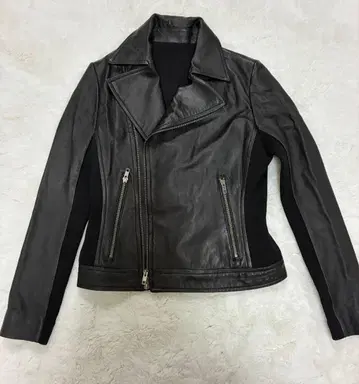 새상품급 블랙 리브 절개 가죽 라이더 자켓