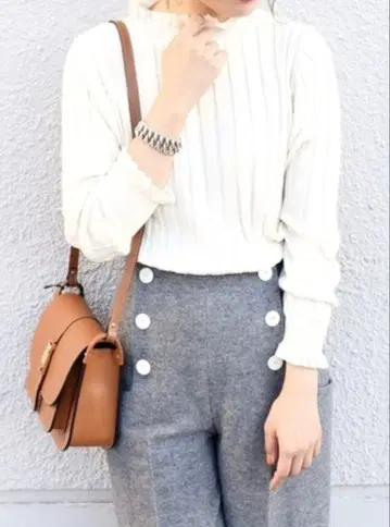 Khaju 와이드 리브 프릴 넥 풀오버 SHIPS 리브 편직 긴팔 니트