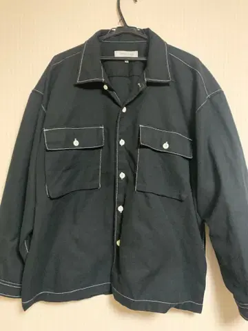 블랙 버튼업 셔츠