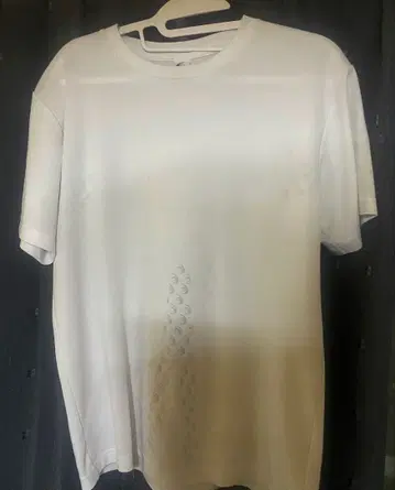 리라이브 화이트 V넥 T셔츠 L 사이즈