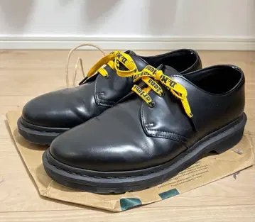 닥터마틴 3홀 UK8