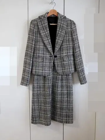 새상품급 매킨토시 런던 원피스 수트/트위드 size38 블랙 계열