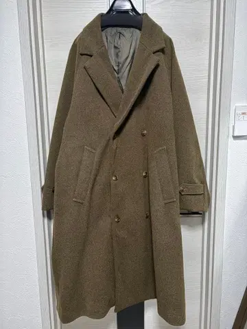 올리브 그린 더블 브레스트 체스터 코트