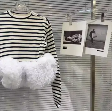 미사용 새상품 스트라이프 패턴 프릴 긴팔 상의