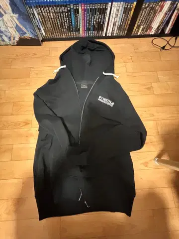 스파이더맨 후드 부착 후드티 블랙