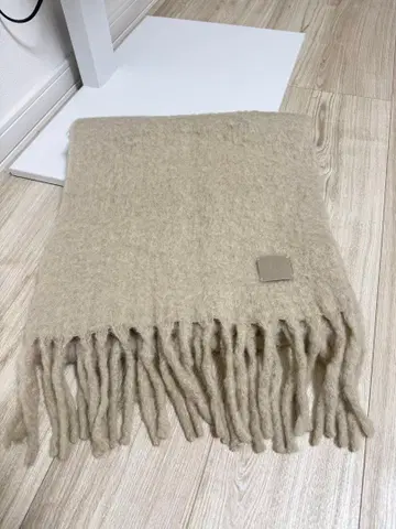 새상품급 FURLA 베이지 프린지 머플러