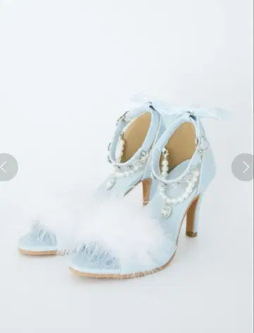 새상품 택 포함 앙크루즈 비쥬 스카이블루 반짝이는 페더 퍼 힐