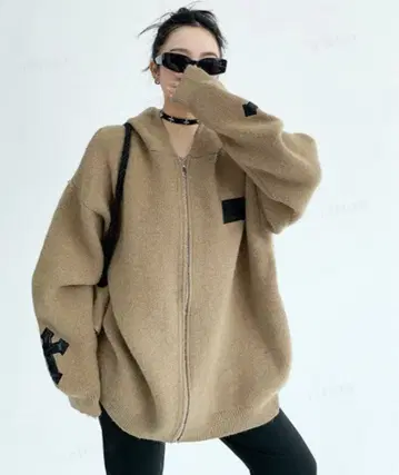 후드 부착 크로스 지퍼 니트 후드티 브라운