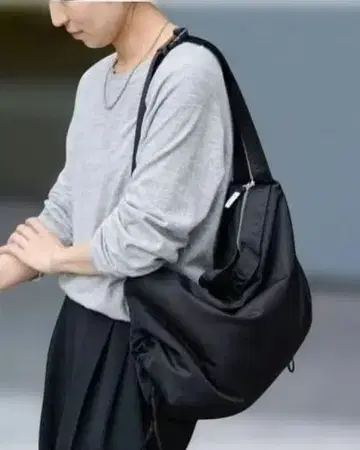 노마디스 프레임워크 바스크 보이 숄더백 블랙