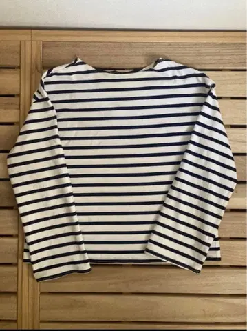 미즈이로 인드 보더 티셔츠