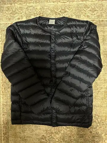 새상품급 챔피온 라이트 다운 L 사이즈