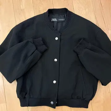 ZARA 블랙 점퍼 S 사이즈