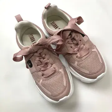 핑크하우스 핑크 로고 프린트 도트 튤 스니커즈/2025년