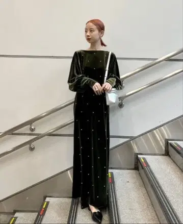 Ameri BACK OPEN PEARL VELOUR DRESS