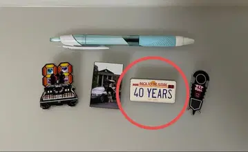 2 백투더퓨처 돈키 배지 BTTF 돈키호테 구매 혜택