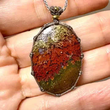 모스 마노 마크라메 목걸이