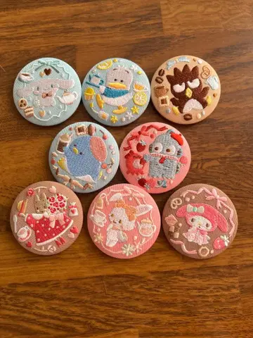 산리오 자수 캔뱃지 8개 세트