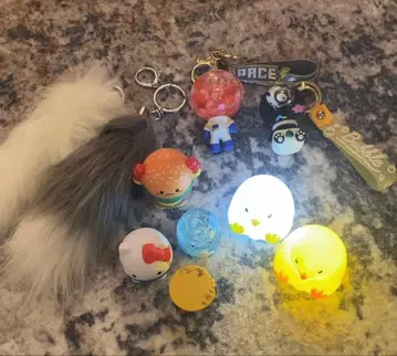 입상 키링 여러 가지