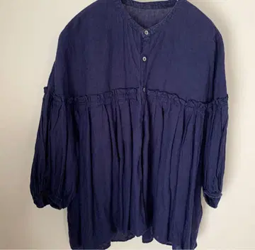 UNIVERSAL TISSU 린넨 밴드 카라 개더 볼륨 블라우스