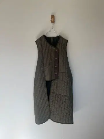 GALLARDAGALANTE 퀼팅 베스트 충전솜 롱 카키