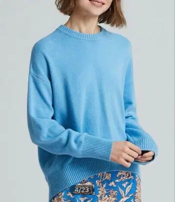 1회 착용 새상품급 맥피 라무 캐시미어 풀오버 니트 블루 S