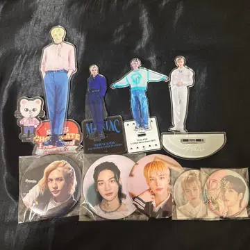 StrayKids 스키즈 현진 아크릴 스탠드 캔 배지 세트