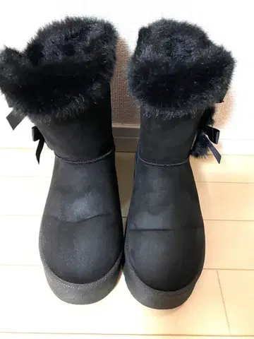 블랙 퍼 달린 숏부츠