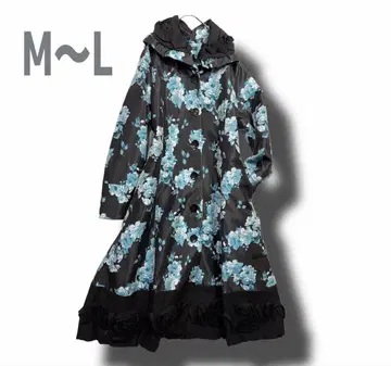 드라마틱 코트 푸른 꽃