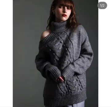 Riu 컷 숄더 터틀 니트