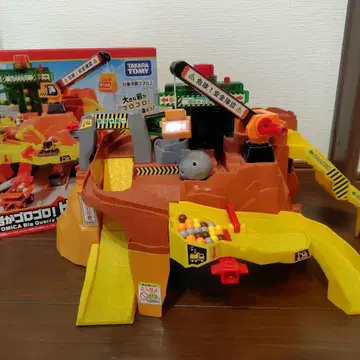 돌이 데구르르! 빅 공사장 토미카 타카라토미 일하는 자동차
