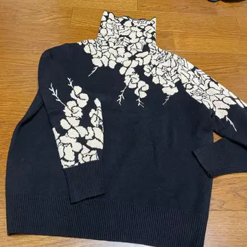 꽃무늬 디자인 니트 스웨터 네이비 S/M