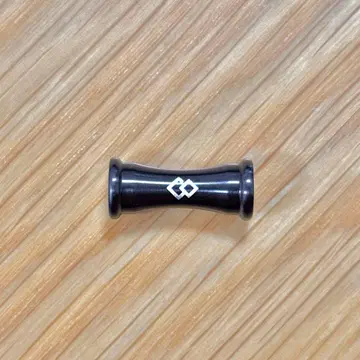 [미사용에 가까움] 코란토테 RAFFI 목걸이 탑만 (매트 블랙)