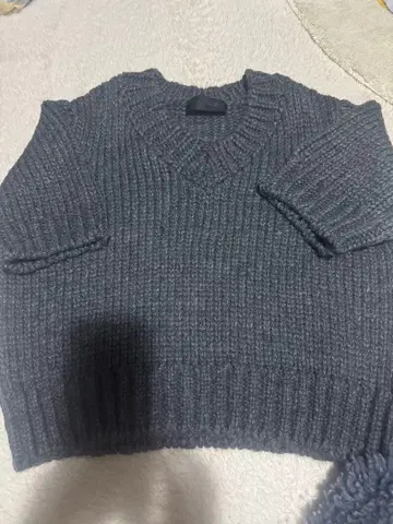 이번 시즌 새상품 ZARA 그레이 니트