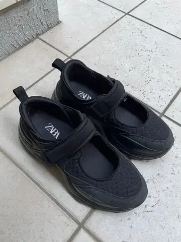 ZARA 블랙 통굽 신발 37