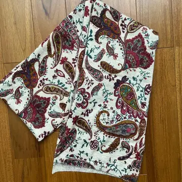 새상품급 페이즐리 무늬 라메 믹스 머플러 스톨 화려한 크리스마스 설날